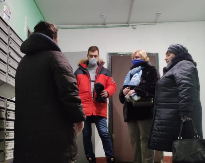 Аварийное дерево во дворе на Алтуфьевском шоссе удалят